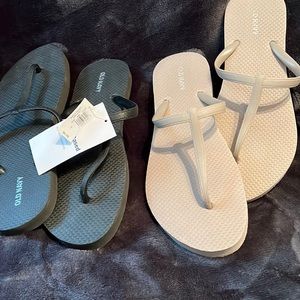 2 for 1 Old Navy flip flops